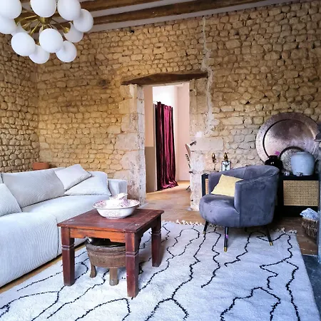 De L'epure Avec Patio Rémalard