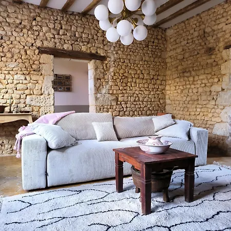 De L'epure Avec Patio Nyaraló